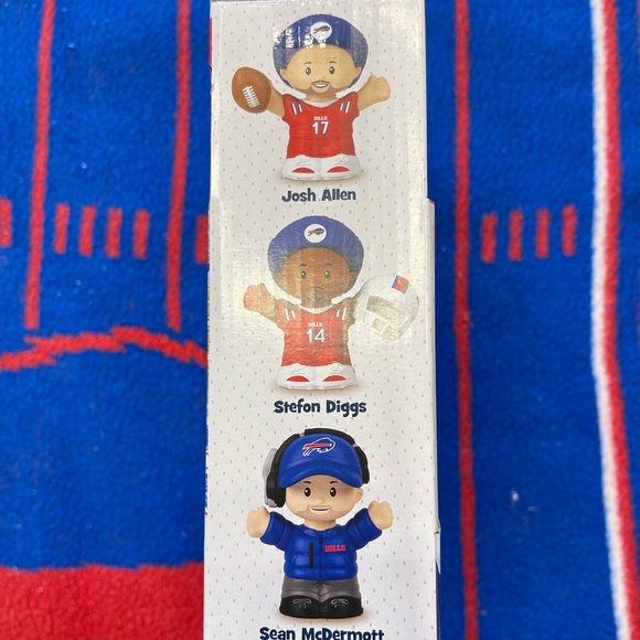 BUFFALO BILLS 2022 Little People Josh Allen, Stefon Diggs, Sean McDermot… - Picture 4 of 5